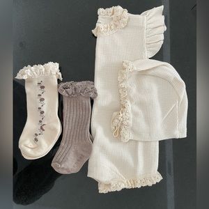 Monbebe Romper, Bonnet and Socks